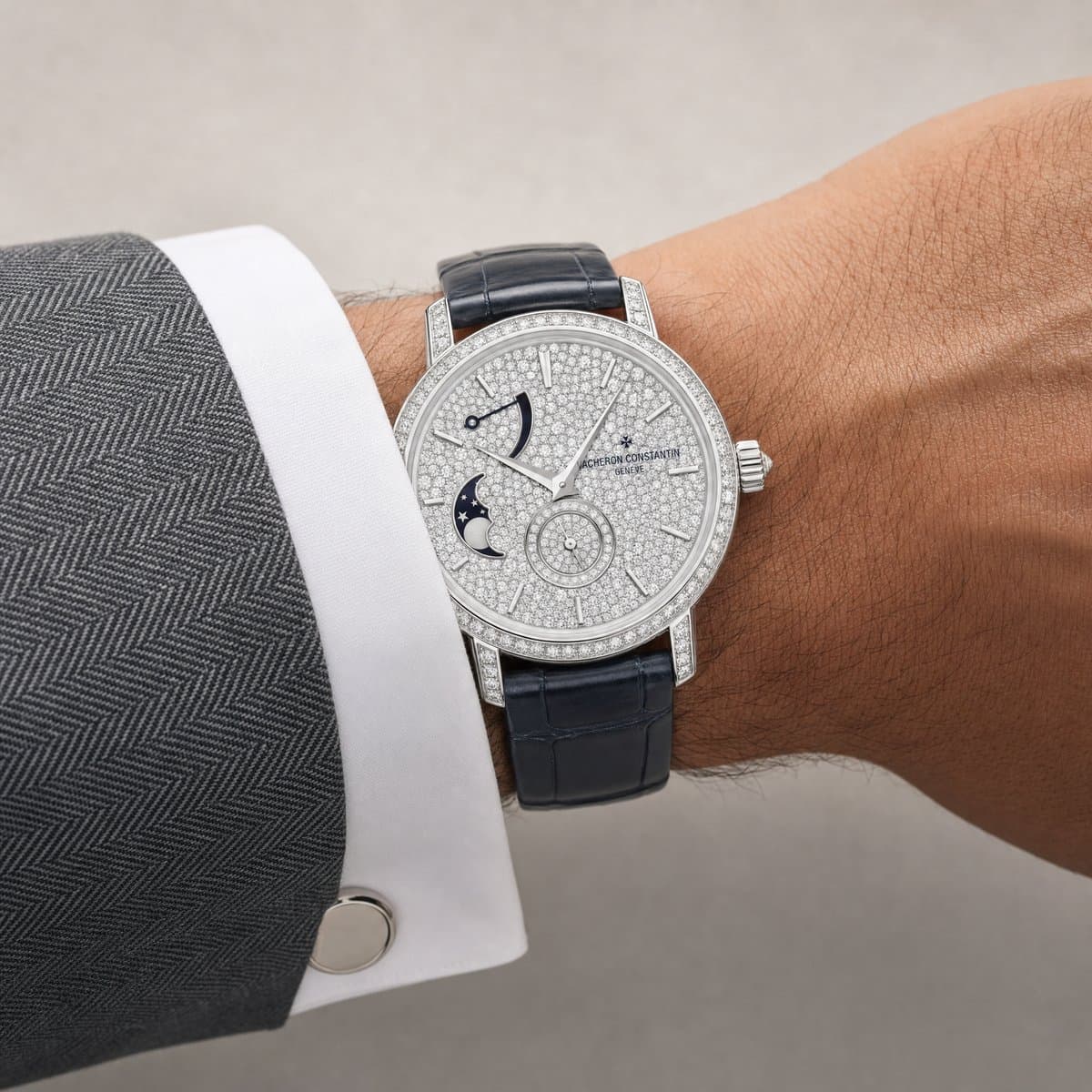 Traditionnelle moon phase — worn
