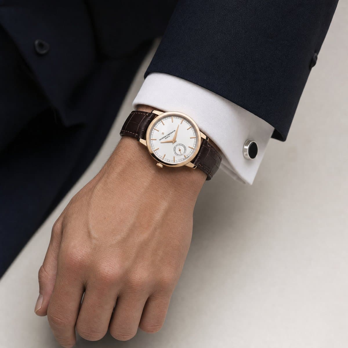 Traditionnelle manual-winding — worn