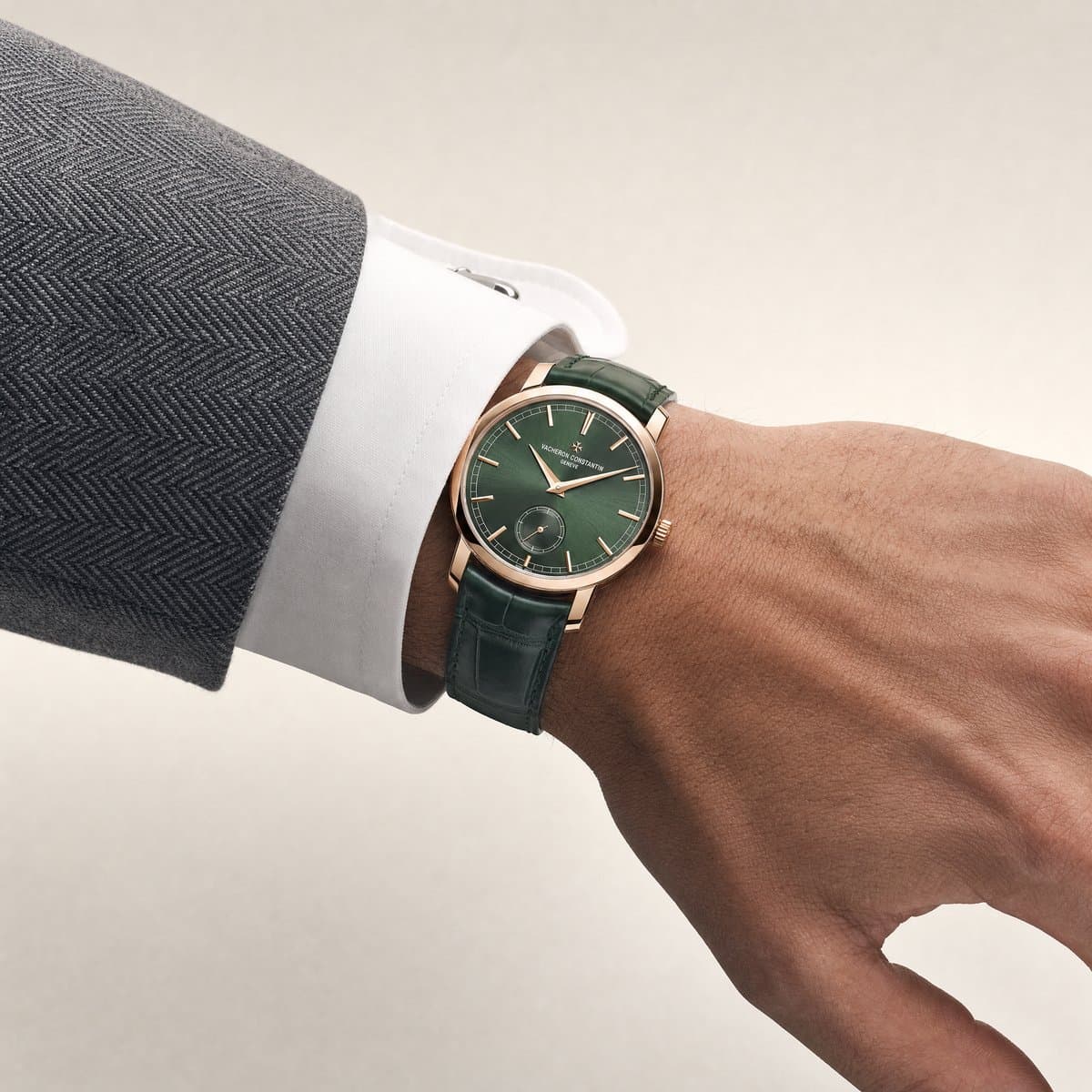 Traditionnelle manual-winding — worn